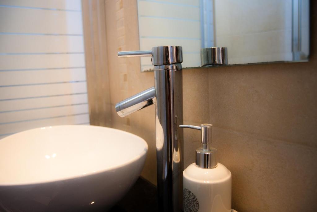 Neve Tzedek Original Style Apartments Tel Aviv Room photo